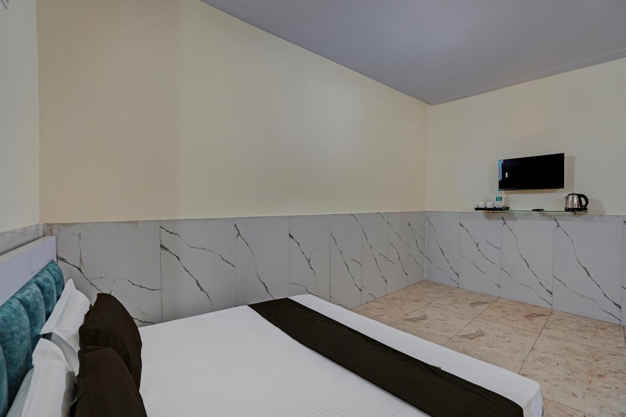 Hotel O Abhinav Hotel Noida Eksteriør billede